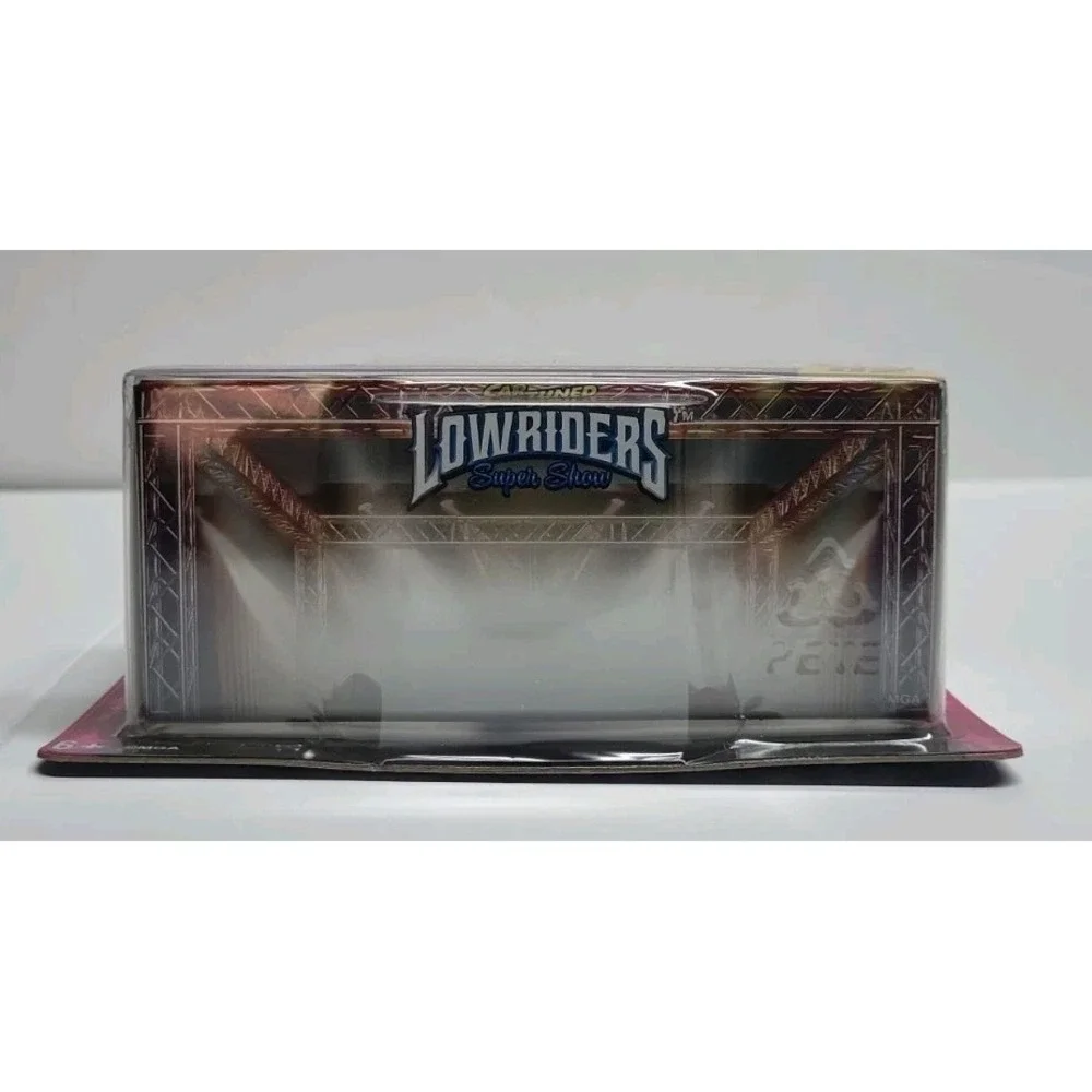 MGA Car Tuned Series 1 Lowriders‎ 59 Chevy Impala Pink With LED Lighting 2/8 Toy